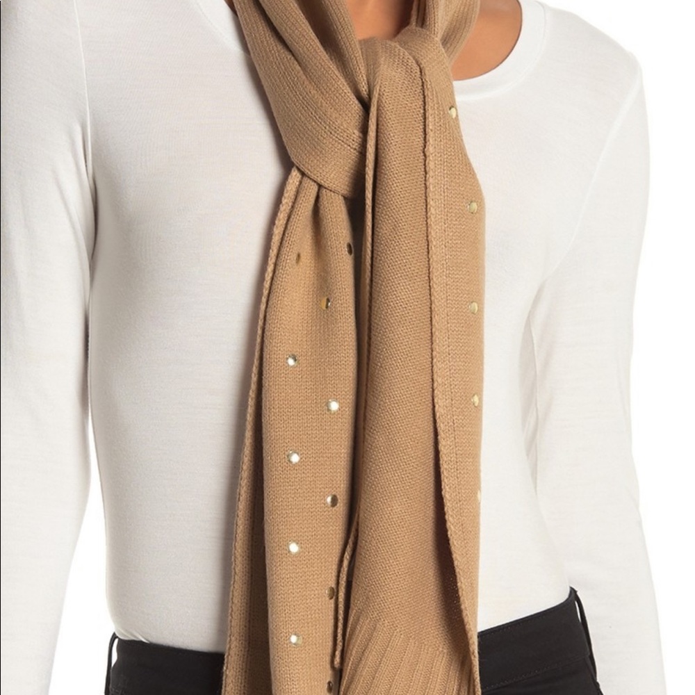 NWT MICHAEL KORS SCARF- COVER UP IN STYLE! IN ORIGINAL PKG! 😍